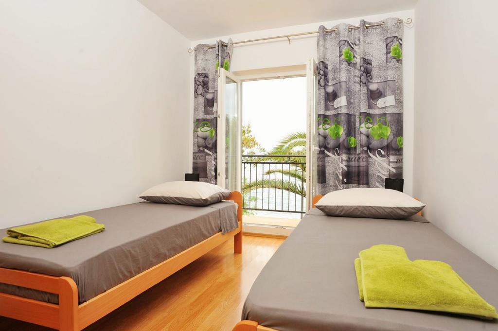 Holiday Home Lucica Сутіван Екстер'єр фото
