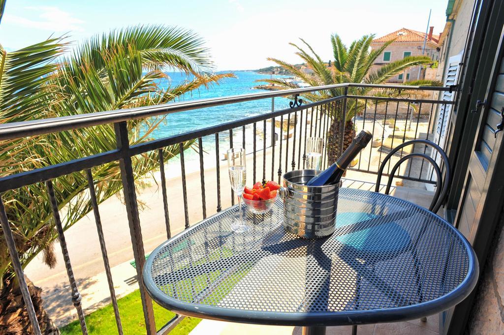 Holiday Home Lucica Сутіван Екстер'єр фото