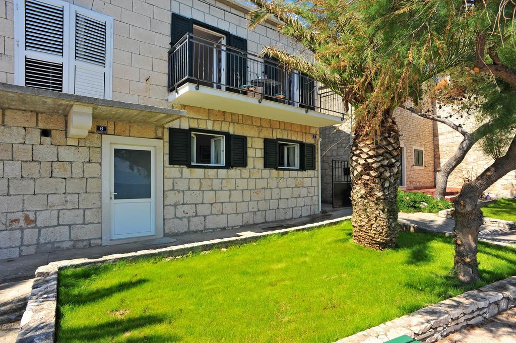 Holiday Home Lucica Сутіван Екстер'єр фото