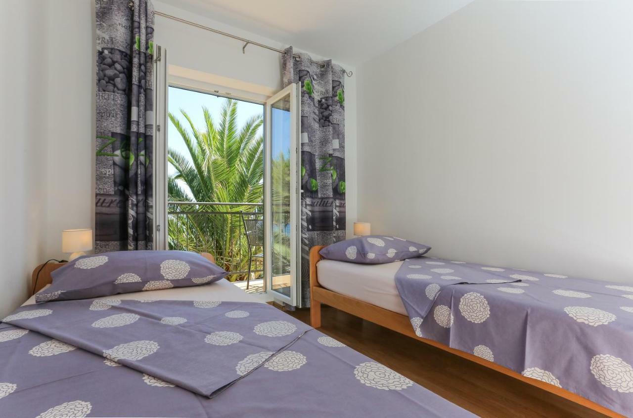 Holiday Home Lucica Сутіван Екстер'єр фото